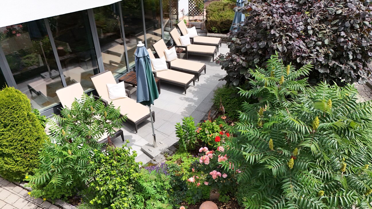 Liegen vor Hallenbad